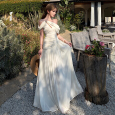 批发【清冷矜雅】法式氛围感斜肩扭结设计长裙性感纯欲<b class='q'>连衣裙</b>