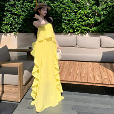 批发设计感重工压褶黄色抹胸荷叶边飘逸大摆<b class='q'>连衣裙</b>超仙海岛度假风长裙