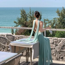 批发法式挂脖收腰显瘦荡领海边度假连衣裙性感纯欲风长款高级感露背裙