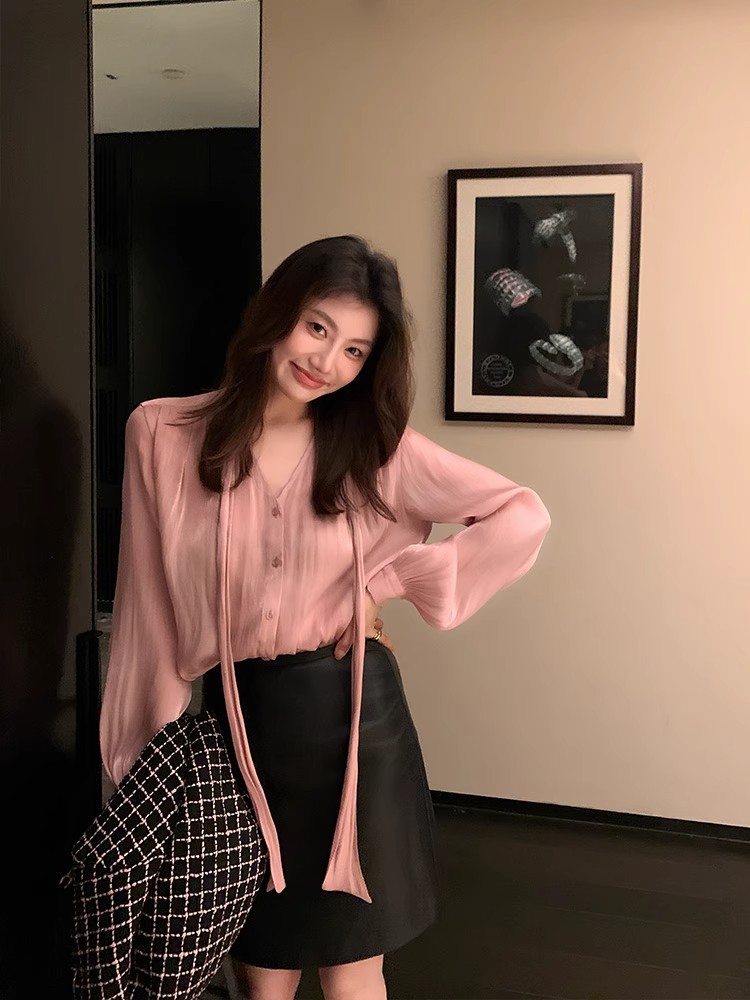 MY70064# 龍喜儿法式慵懒粉色灯笼袖v领衬衫女早秋设计感长袖飘带上衣女裝貨源服裝批發