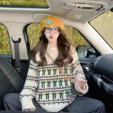 批发费尔岛套头<b class='q'>毛衣</b>女2025新款冬季港味复古软糯慵懒<b class='q'>手工</b>勾球针织衫