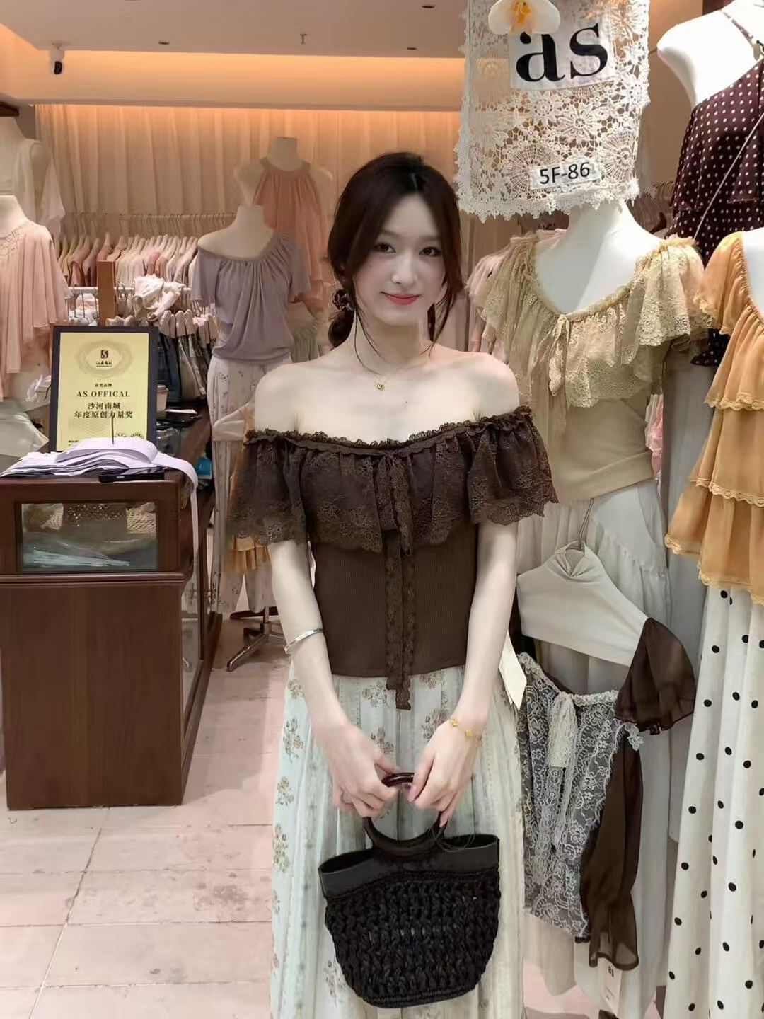 프랑스식 레트로 반팔 여성 셔츠 초기 여름 착용 가져 가라. 프릴 셔츠 몸매 가꾸기 슬림해 보이는 맨위