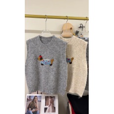 批发秋冬季宽松减龄卡通小狗刺绣针织<b class='q'>马甲</b>背心女叠穿毛衣坎肩圆领上衣