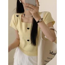 批发针织衫短袖2026年夏季新款韩版<b class='q'>女装</b>小众设计感纯色爱心短款上衣潮