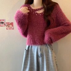 批发韩版高级感漂亮V领<b class='q'>毛衣</b><b class='q'>女</b>设计感镶钻挂脖超好看短款厚上衣