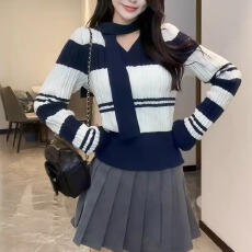 批发红人馆套头<b class='q'>毛衣</b>女春秋季2025新款韩系慵懒风高级感v领条纹针织衫