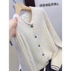 批发欧货复古圆领高级感奶杏色长袖<b class='q'>开衫</b><b class='q'>针织</b>毛衣女2025春秋季新款上衣