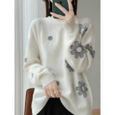 批发高级感白色刺绣羊绒毛衣女宽松慵懒圆领<b class='q'>套头</b>花朵纯羊毛打底针织衫