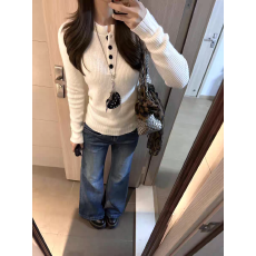 批发<b class='q'>白色</b>修身内搭可外穿毛衣女秋冬慵懒松弛高级感长袖针织打底衫上衣