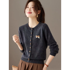 批发巨好看的早秋上衣<b class='q'>短款</b>外搭减龄针织开衫2025新款漂亮时髦<b class='q'>毛衣</b>外套