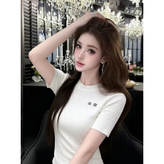 批发法式小香风针织<b class='q'>T</b><b class='q'>恤</b>女早春显瘦字母提花软糯<b class='q'>短袖</b>气质上衣