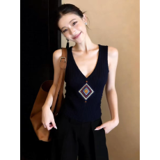 批发外贸专柜出口女装设计感<b class='q'>V领</b>针织背心民族风刺绣修身无袖上衣春夏