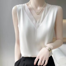 批发蕾丝V领<b class='q'>真丝</b><b class='q'>吊带</b><b class='q'>背心</b>女内搭西装夏时尚洋气打底白色缎面上衣大码