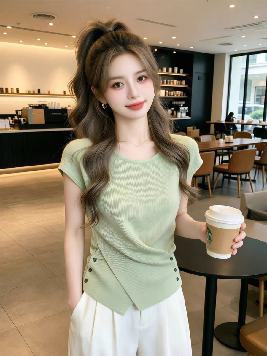 녹색 아름다운 반팔 몸매 가꾸기 티셔츠 여성 2026 여름 라운드 넥 도파민 착용 가져 가라. 디자인 센스 분위기 센스 맨위