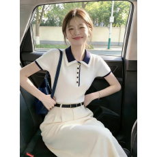 批发白蓝拼色翻领针织纽扣修身短袖T恤女2026夏季独特漂亮巨好看上衣