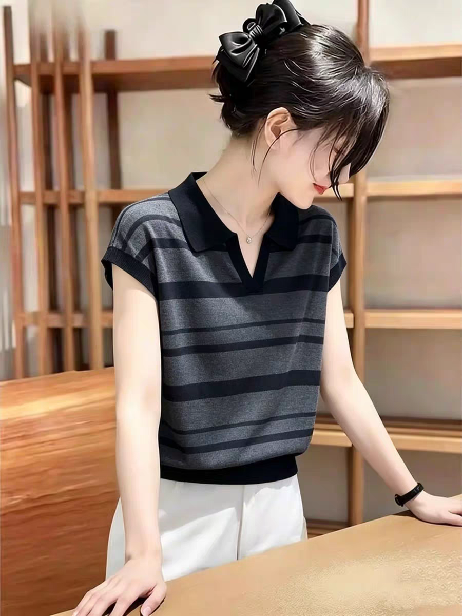 작은 키 여름 착용 가져 가라. 여자 슈퍼 잘 생긴 검정색 스트라이프 폴로 칼라 긍정적 인 어깨 반팔 티셔츠 새로운 품격 맨위