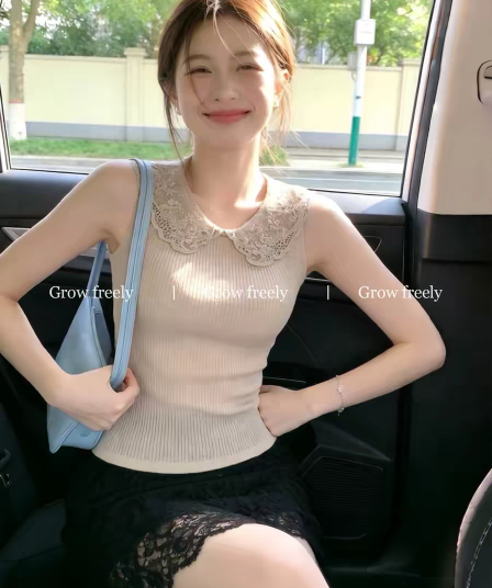 유럽 역 2026 여름 한국 스타일 품격 레이스 자수 베이비 칼라 얇은 스타일 민소매 하프 단추 스트라이프 니트 스웨터