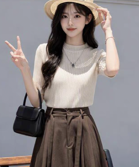 2026 이른 가을 새로운 회색 니트 스웨터 반팔 동정 여성 의류 고급 센스 몸매 가꾸기 슬림해 보이는 중간 소매 쇼트 스타일 맨위