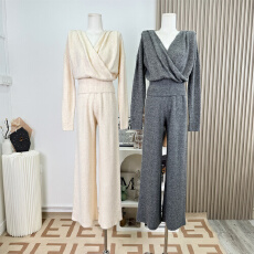 批发GV大白哥 舒卷系列 交叉针织上衣收腰阔腿<b class='q'>裤</b><b class='q'>套装</b>秋冬新款两件套女