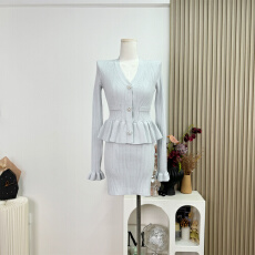 批发若语 韩剧女一 V领<b class='q'>荷叶边</b>绵羊毛连衣裙