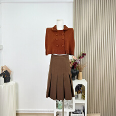 批发JAYKY YANG【奥黛小姐】双排扣羊毛翻领罩衫女罗纹针织百褶裙<b class='q'>套装</b>