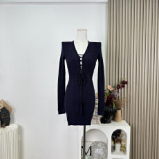 批发Chill巧儿【欲感满分】纯欲深v领收腰绑带包臀连衣裙