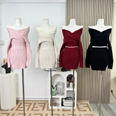 批发Chill巧儿娇<b class='q'>甜美</b>奈子v领一字肩上衣包臀半裙套装