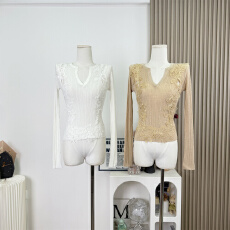 JAYKY YANG曼达庄园蕾丝花边拼接针织衫V领修身显瘦气质上衣