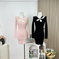 批发JAYKY YANG【浪漫加持】不规则镂空针织长裙挖空设计感<b class='q'>修身</b><b class='q'>连衣裙</b>