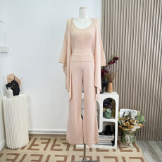 批发famouswang<b class='q'>春</b>季新款气质姐姐披肩天丝舒适裸肤感针织开衫三件套