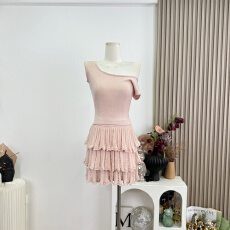 批发若语定制 初遇时刻 纯欲性感斜肩上衣蛋糕裙羊毛套装显瘦两件套