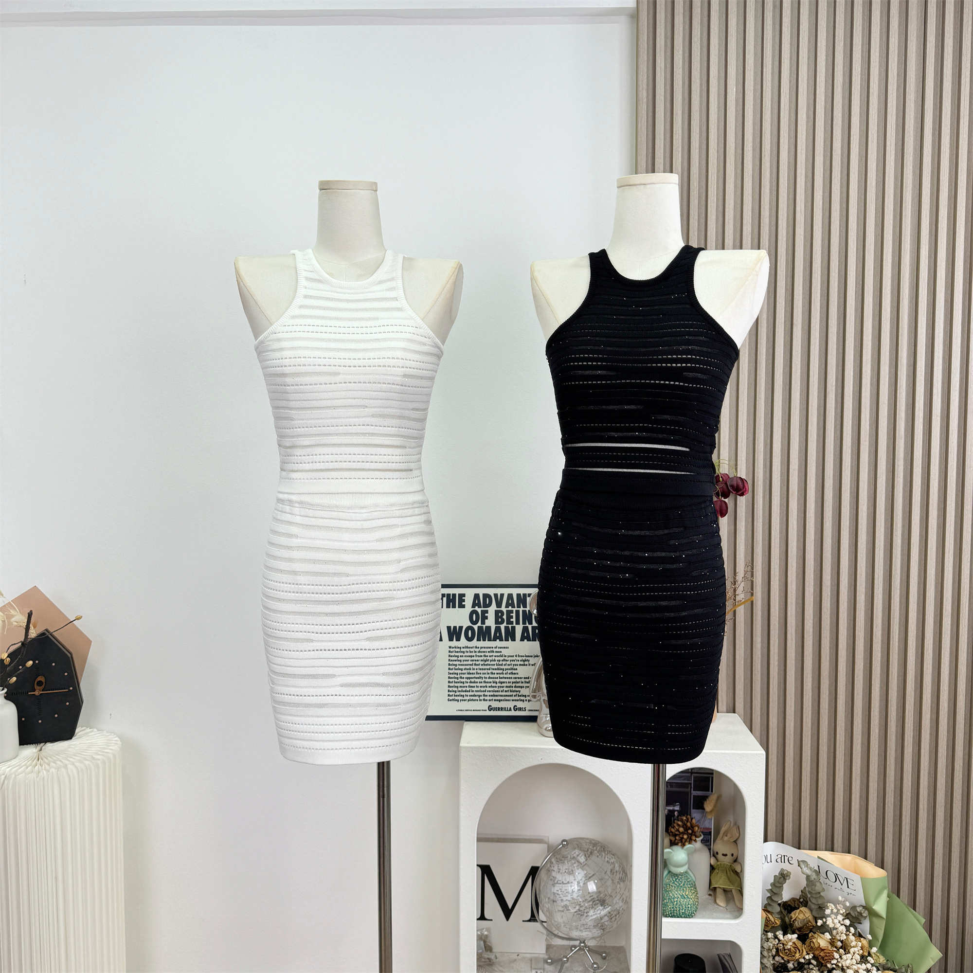 kikimy 암퇘지 훈련 순간 높음 폭탄 맞춤 니트 가로 줄무늬 홀로우 아웃 망사 패치워크 조끼 반 스커트 세트