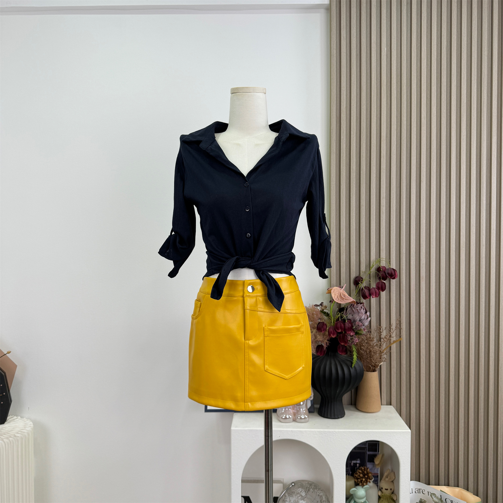 cher 챠오어 비율 고급 밝은 얼굴 피질 가죽 스커트 반신 스커트 여성 여름 황색 몸매 가꾸기 타이트 스커트 미니 스커트