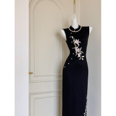 批发新中式黑色改良<b class='q'>旗袍</b>高级感气质修身重工刺绣国风连衣裙