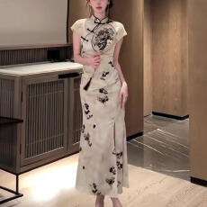 批发新中式国风长裙女2026<b class='q'>春</b>夏新款收腰显瘦盘扣立领开叉旗袍连衣裙女