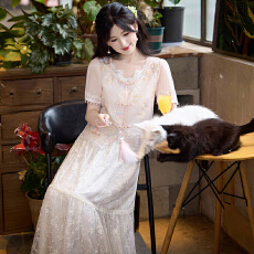 批发实拍新中式汉服复古花边领重工刺绣盘扣上衣民族风蕾丝半身裙套装