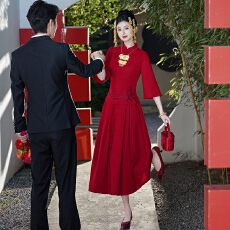 批发实拍新中式喜庆婚宴唐装复古汉服旗袍刺绣盘扣上衣复古半身裙套装