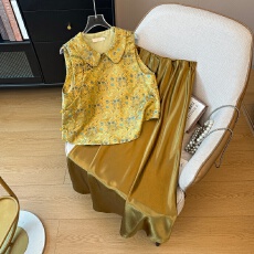 批发实拍新中式民族风翻领重工缎面织锦刺绣马甲搭配国风鱼尾裙两件套