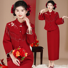 批发实拍新中式喜庆婚宴立领盘扣重工刺绣上衣流苏云肩改良半身裙套<b class='q'>装</b>