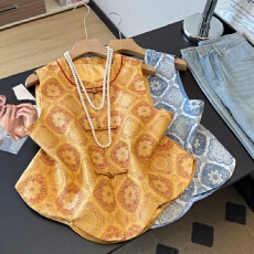 批发实拍新中式春季<b class='q'>唐装</b><b class='q'>汉服</b>重工缎面提花弧形花边下摆国风坎肩女马甲