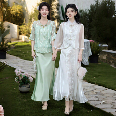 批发实拍新中式2026春夏古典圆领盘扣刺绣上衣吊带搭配复古半身裙套装