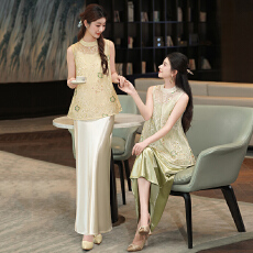 批发<b class='q'>实拍</b>新中式夏季淑女重工刺绣蕾丝背心上衣飘带搭配复古吊带裙套装
