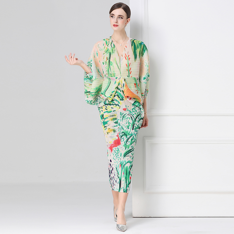 MY16722# 三宅褶皱2025设计感洋气大妈印花连衣裙女宽松蝙蝠袖显瘦...