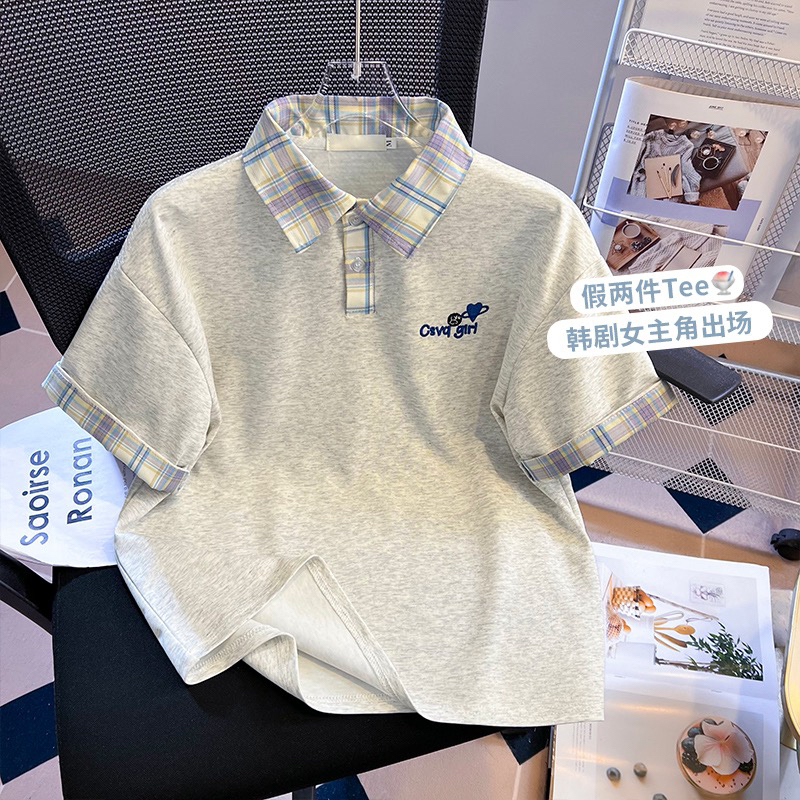 실사 아메리칸 자수 체크무늬 POLO 칼라 반팔 티셔츠 여성 여름 2026 새로운 페이크 레이어드 패치워크 반소매 맨위