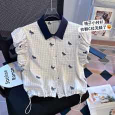 批发实拍格子<b class='q'>衬衫</b>女夏2026新款韩系撞色衣领设计感减龄花苞袖短袖上衣