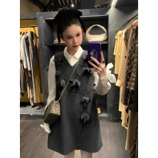 批发le rouge周美美【26号晚8点新品】手工花朵<b class='q'>无袖</b>毛呢背心连衣裙