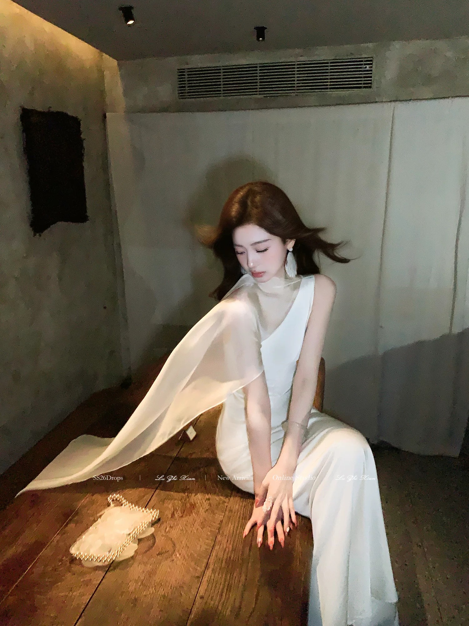 리우 지혜 음과 우아함 반란 프랑스식 고급 센스 드레스 빛 예복 비스듬한 어깨 허리 수축 타이트 스커트 생일 치마