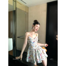批发LINONEONE 花漾梦核 staycation浪漫法式碎花吊带收腰蓬蓬<b class='q'>连衣裙</b>