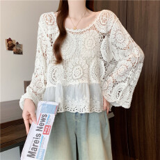 批发实拍<b class='q'>大码</b>镂空钩花蕾丝花边拼接遮肚外搭套头喇叭袖上衣