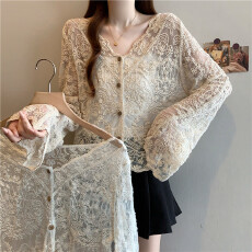 批发实拍<b class='q'>大码</b>法式V领钩花镂空防晒长袖衬衫蕾丝薄款外搭<b class='q'>开衫</b>上衣